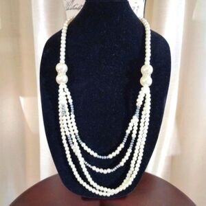 Fashion Pearl & Beaded Necklace